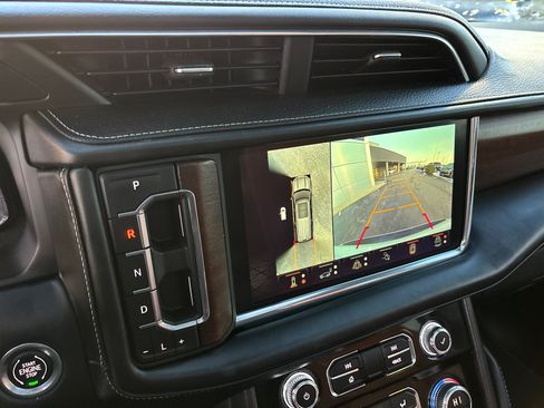 Used 2023 GMC Yukon XL Denali Ultimate image 20