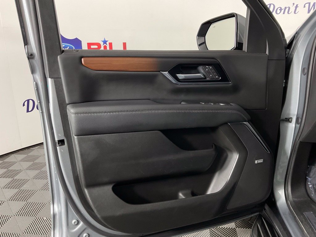 Used 2025 GMC Yukon Denali AWD/4WD image 12