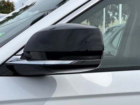 Used 2022 Jeep Grand Cherokee Limited image 50