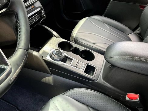 Used 2025 Ford Escape SE w/ PHEV Premium Package FWD image 19