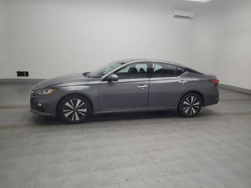 Used 2020 Nissan Altima 2.5 SL FWD image 2