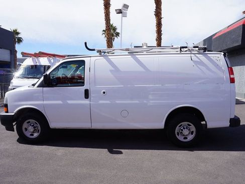 Used 2018 Chevrolet Express 2500 w/ Driver Convenience Package image 3