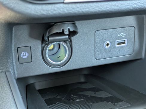 New 2025 Nissan Versa SV w/ Trunk Package image 20