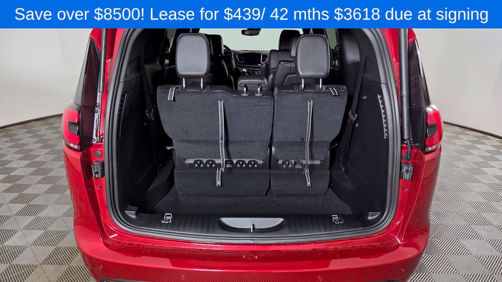 New 2026 Chrysler Pacifica Select w/ S Appearance Package FWD image 9