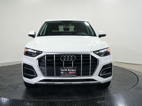 Used 2023 Audi Q5 2.0T Premium w/ Convenience Package AWD/4WD image 2