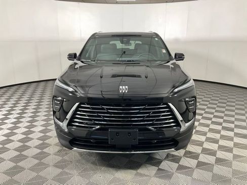 Used 2025 Buick Enclave Preferred image 2