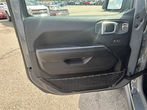 Used 2021 Jeep Wrangler Unlimited Rubicon 4xe w/ Cold Weather Group AWD/4WD image 14