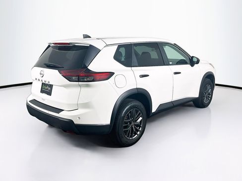Used 2024 Nissan Rogue S FWD image 9
