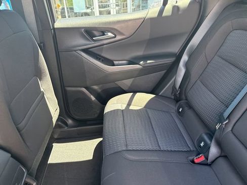 Used 2026 Chevrolet Equinox LT AWD/4WD image 18