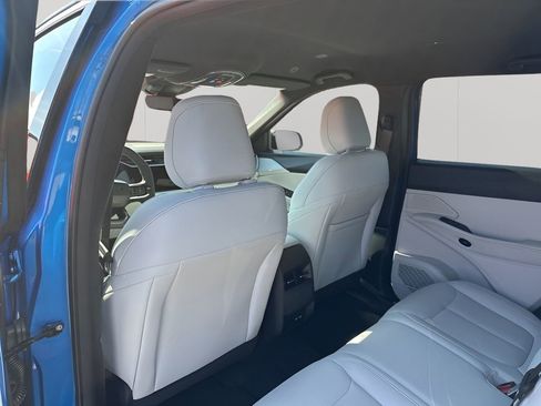 New 2026 Jeep Cherokee Limited image 17