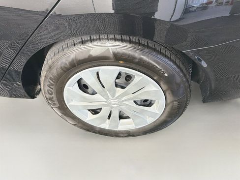 Used 2025 Nissan Versa S FWD image 11