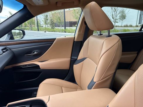 Used 2025 Lexus ES 350 w/ Premium Package FWD image 23
