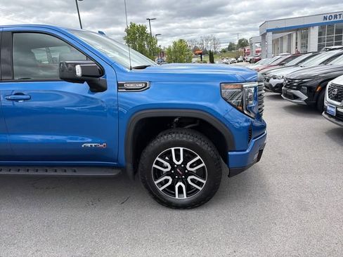 Used 2024 GMC Sierra 1500 AT4 w/ AT4 Premium Package AWD/4WD image 4