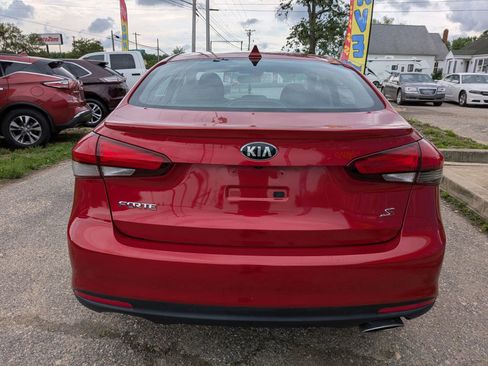 Used 2018 Kia Forte S w/ S Technology Plus Package FWD image 4