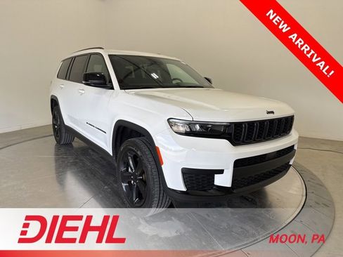 Used 2024 Jeep Grand Cherokee L Altitude image 1