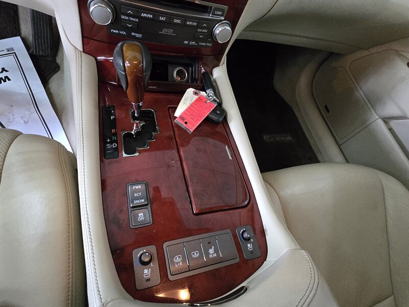 Used 2011 Lexus LS 460 L w/ Luxury Pkg AWD/4WD image 20