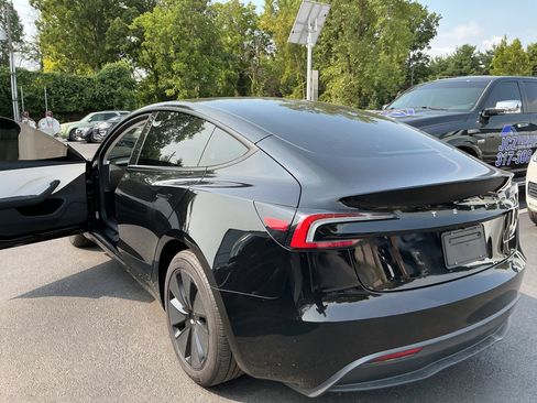 Used 2025 Tesla Model 3 Long Range AWD/4WD image 4