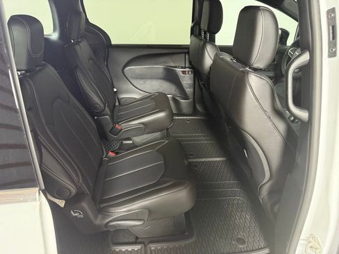New 2026 Chrysler Voyager LX image 15