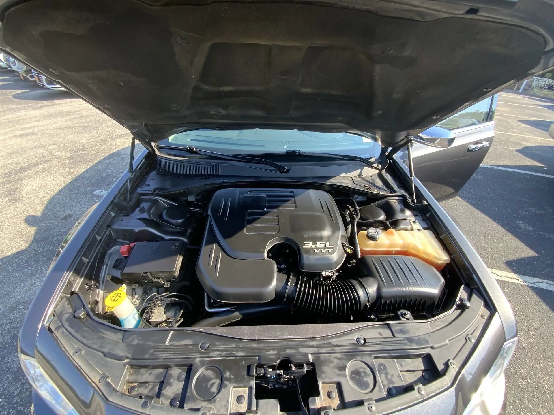 Used 2019 Chrysler 300 Limited RWD image 17