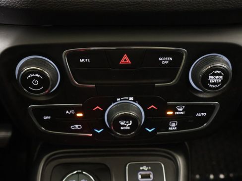 Used 2020 Jeep Compass Trailhawk w/ Leather Interior Group AWD/4WD image 46