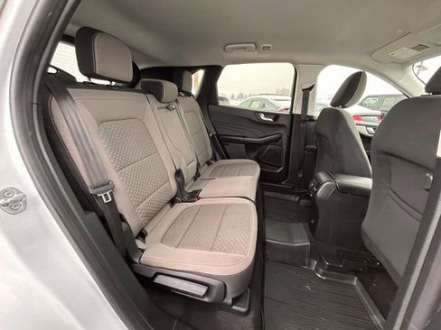 Used 2021 Ford Escape SE w/ SE Sport Appearance Package image 40