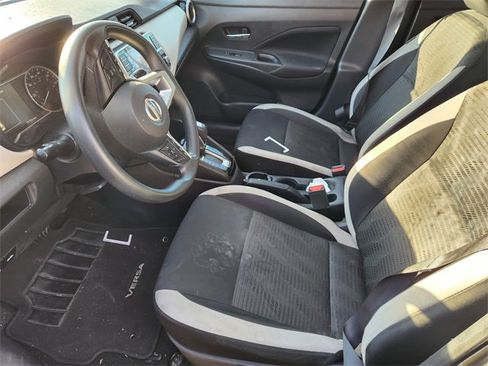 Used 2021 Nissan Versa SV image 8