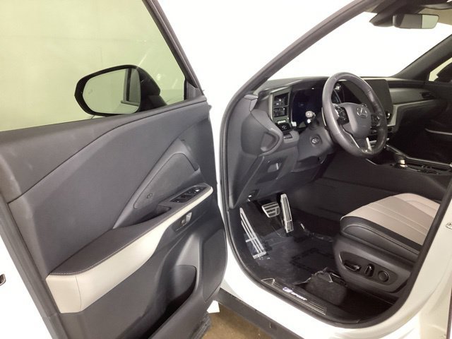 Used 2025 Lexus TX 350 AWD w/ Technology Package image 9
