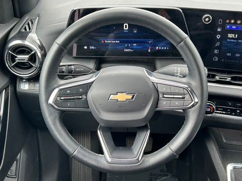 Used 2025 Chevrolet Equinox LT w/ Convenience Package II image 37