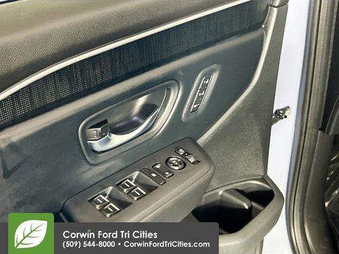 Used 2023 Honda Pilot Elite image 12