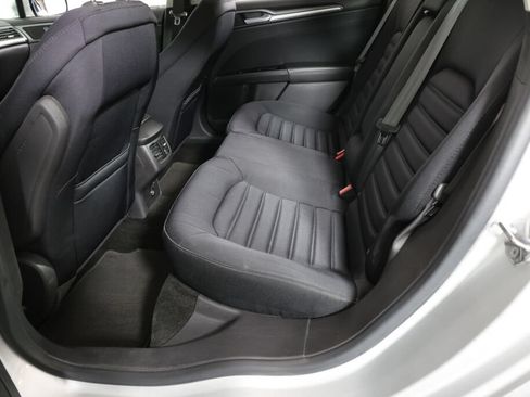 Used 2015 Ford Fusion SE FWD image 17