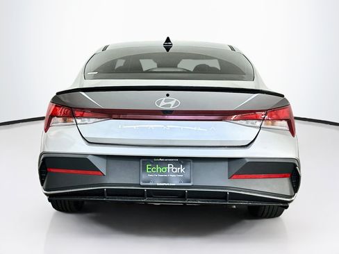 Used 2025 Hyundai Elantra Sport FWD image 7