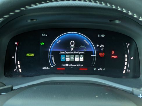 Used 2025 Toyota Camry SE FWD image 27