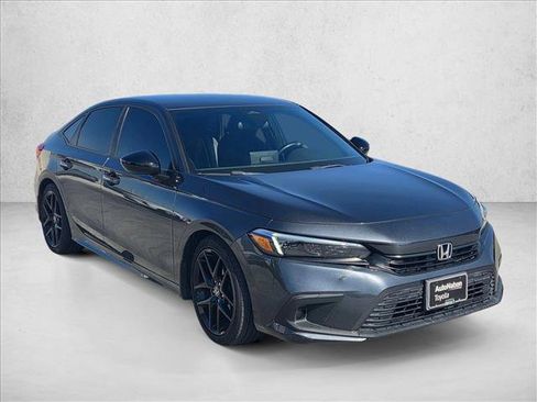 Used 2022 Honda Civic Sport image 3