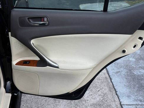 Used 2009 Lexus IS 350 RWD image 18