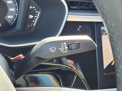 Used 2025 Audi Q3 2.0T Premium image 21