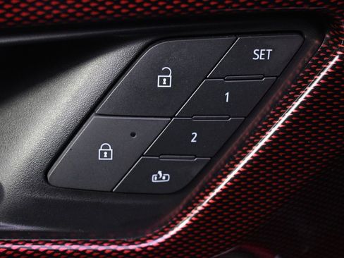 Used 2024 Chevrolet Traverse RS image 25