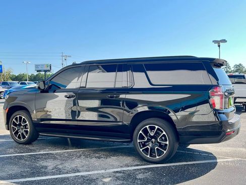Used 2023 Chevrolet Suburban RST w/ Luxury Package image 8