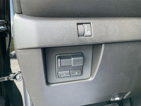 New 2026 Chevrolet Colorado W/T w/ WT Custom Package image 30