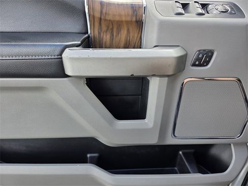 Used 2019 Ford F150 Lariat image 27