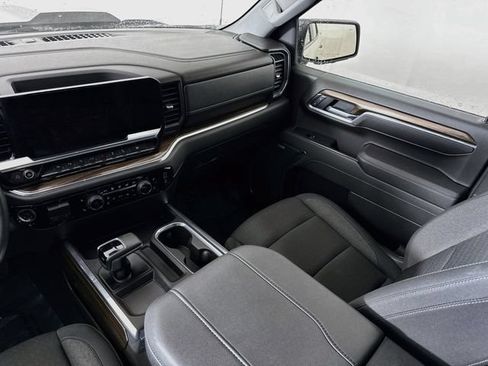 Used 2025 Chevrolet Silverado 1500 LT Trail Boss w/ Convenience Package II AWD/4WD image 25