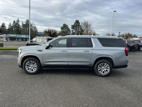 Certified 2025 GMC Yukon XL Denali image 2