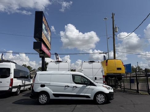 Used 2022 Ford Transit Connect XL FWD image 3