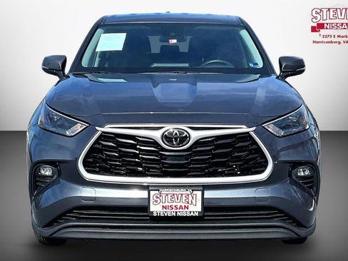 Used 2024 Toyota Highlander LE image 2
