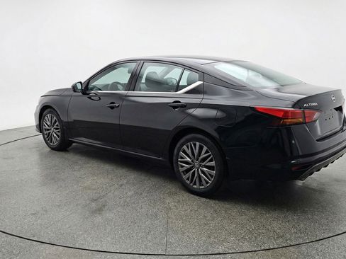 Used 2025 Nissan Altima 2.5 SV FWD image 6