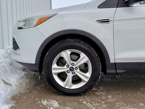 Used 2015 Ford Escape SE image 31