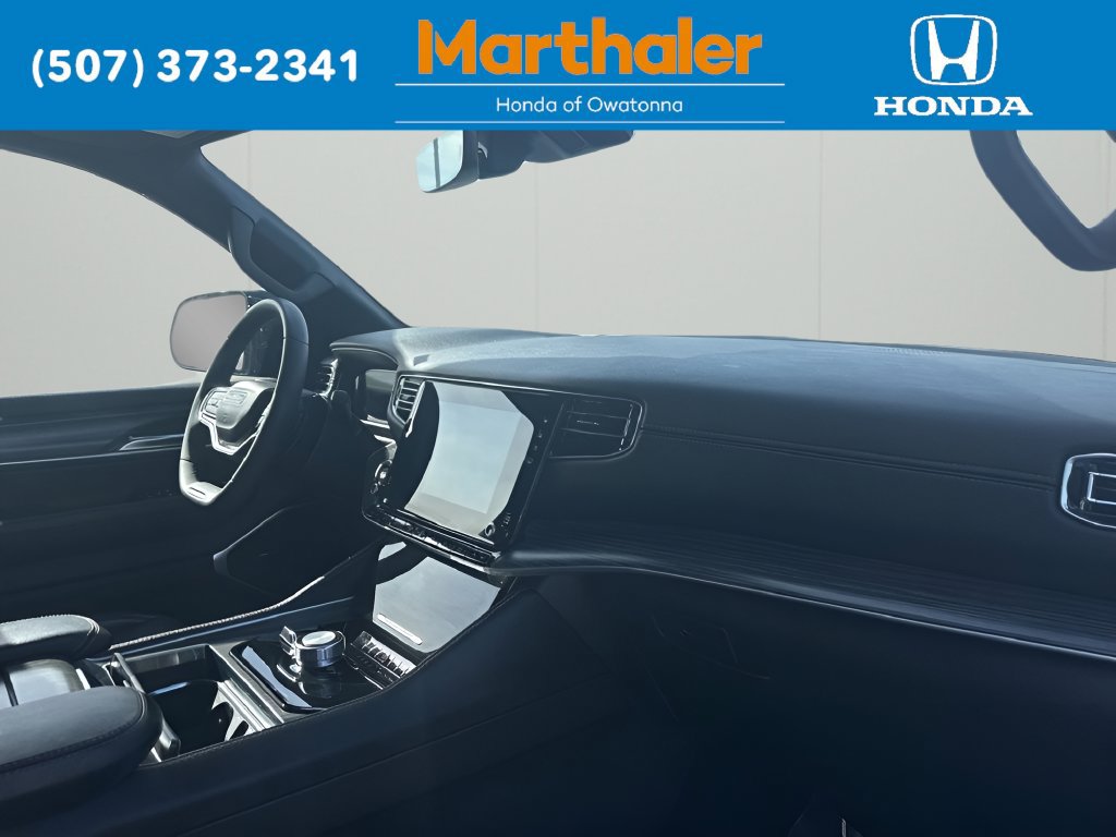 Used 2024 Jeep Wagoneer Series II w/ Flexible Seating Group AWD/4WD image 19