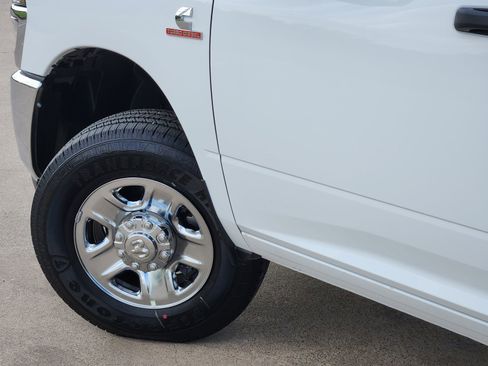 New 2026 RAM 2500 Tradesman w/ Chrome Appearance Group AWD/4WD image 17
