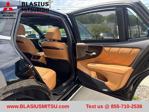 Used 2023 Lexus LS 500 AWD w/ Luxury Package image 44