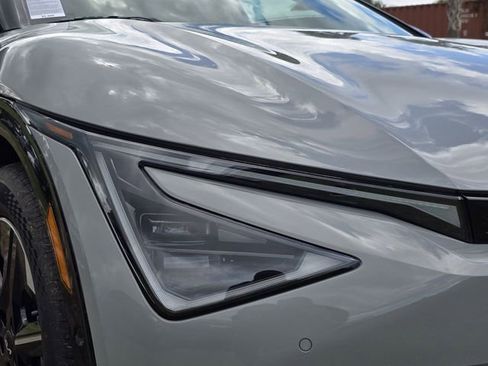 New 2025 Kia EV6 Wind image 10