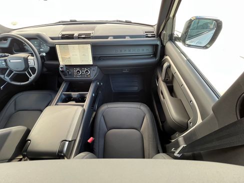 Used 2026 Land Rover Defender 110 S AWD/4WD image 25